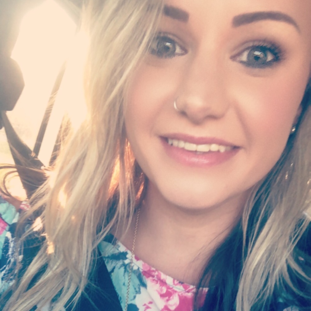 Meet your Posher, Danielle